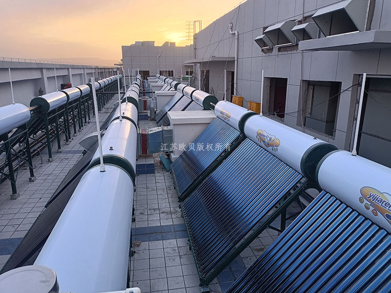 【圖片】酒泉醫(yī)院無動力太陽能熱水系統(tǒng)